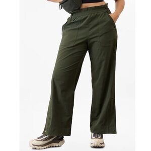 Athleta Trekkie High Rise Parachute Pant